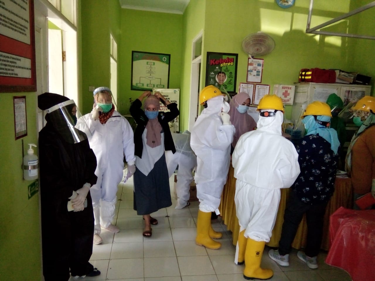 20 orang menjalani swab test karena diduga pernah kontak langsung dengan pasien positif di Puskesmas Bulukunyi, Sabtu 30 Mei 2020. (Ist)