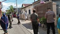 Suasana saat sterilisasi di Jalan Rajawali 3 Makassar. (Ist)