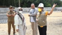 Anggota DPRD Sulsel mengunjungi bendungan Lalengrie di kabupaten Bone, Selasa 27 April 2021. (Ist)
