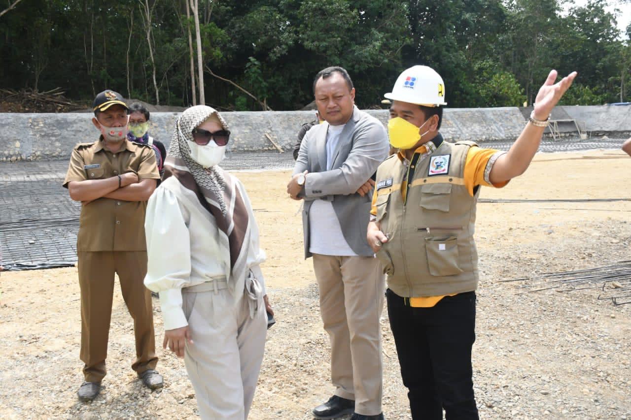 Anggota DPRD Sulsel mengunjungi bendungan Lalengrie di kabupaten Bone, Selasa 27 April 2021. (Ist) Anggota DPRD Sulsel mengunjungi bendungan Lalengrie di kabupaten Bone, Selasa 27 April 2021. (Ist)
