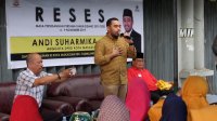 Anggota-Fraksi-Partai-Golkar-Andi-Suharmika-saat-reses-di-Biringkanaya-beberapa-waktu-lalu.-Int