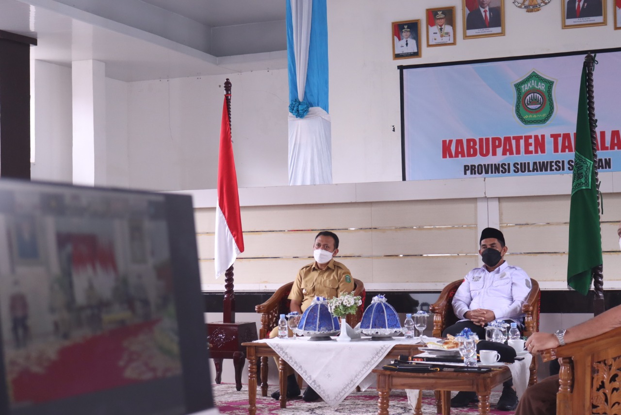 Bupati Takalar Syamsari Kitta bersama Wabup Achmad Se're sedang mengikuti rakor virtual bersama Presiden Jokowi, Senin 17 Mei 2021. (Ist) Bupati Takalar Syamsari Kitta bersama Wabup Achmad Se're sedang mengikuti rakor virtual bersama Presiden Jokowi, Senin 17 Mei 2021. (Ist)