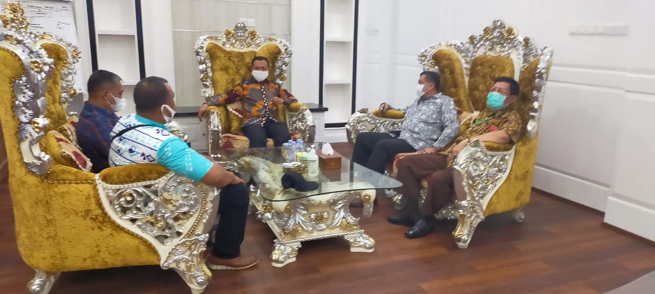 Bupati Takalar Syamsari Kitta menerima kunjungan pengurus Dekopin Sulsel dan Takalar di Rujab, Sabtu 6 Februari 2021. (Ist)