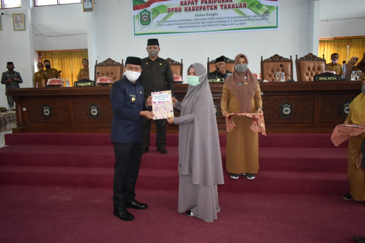 Bupati Takalar Syamsari Kitta usai membacakan LKPj tahun anggaran 2019 di DPRD Takalar, Selasa 7 Juli 2020. (Ist)