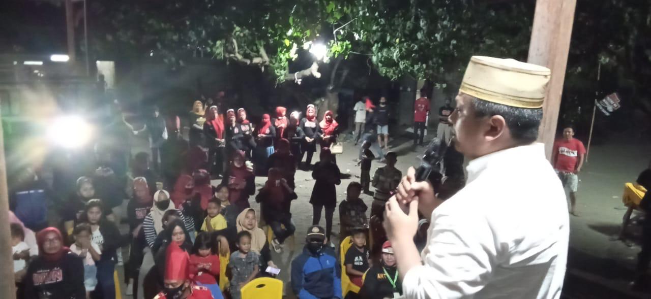 Calon Wakil Walikota Makassar Zunnun Nurdin Halid saat menemui warga Tanjung Merdeka, Senin 17 Agustus 2020 malam. (Ist)