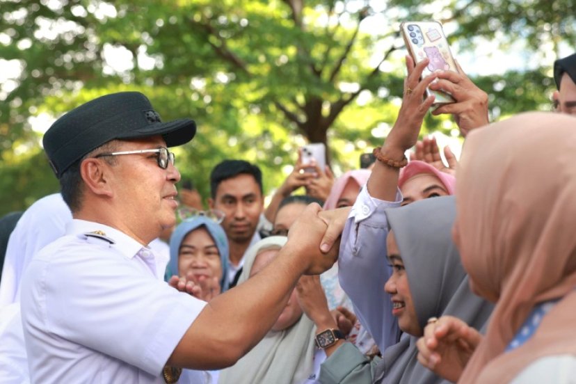 Danny-Pomanto-Indira-Berpamitan-pluzid.jpg&width=828&height=552