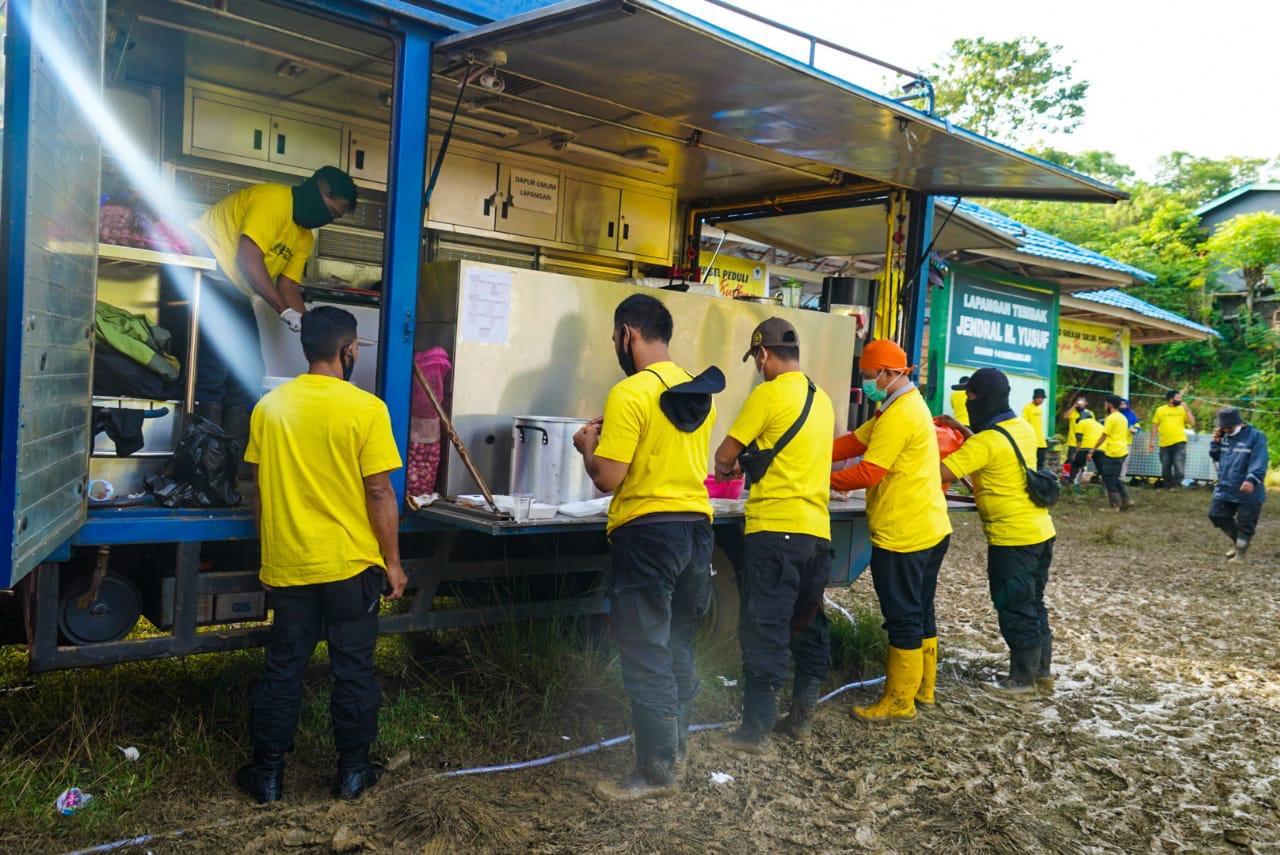 Dapur Umum Partai Golkar di Mamuju, Sulbar, Senin 18 Januari 2021. (Ist) Dapur Umum Partai Golkar di Mamuju, Sulbar, Senin 18 Januari 2021. (Ist)