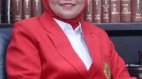 Dekan FH Unhas Prof Dr Farida Patingtingi menilai Taufan Pawe layak bertarung di Pilgub 2020 mendatang. (Ist)