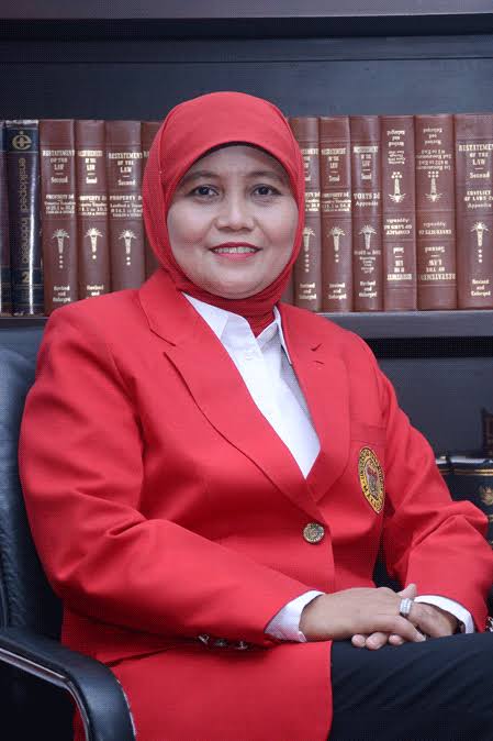 Dekan FH Unhas Prof Dr Farida Patingtingi menilai Taufan Pawe layak bertarung di Pilgub 2020 mendatang. (Ist)
