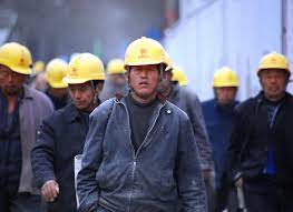 Gaji TKA jauh lebih tinggi dibandigkan dengan tenaga kerja lokal. (Ilustrasi Int)