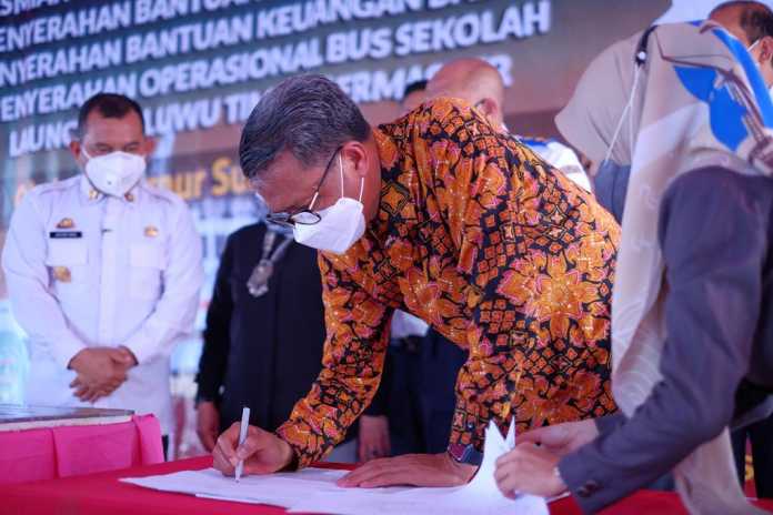 Gubernur Sulsel Nurdin Abdullah mencanangkan kawasan siaga bencana di Luwu Timur. (Ist)