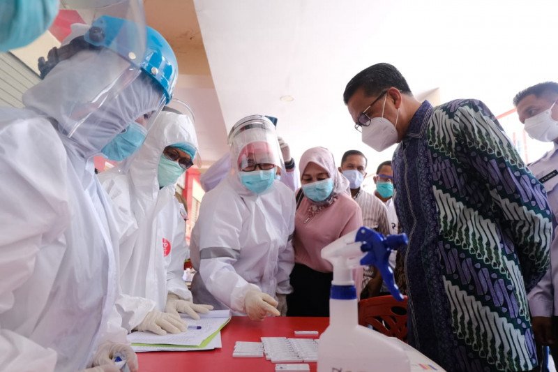 Gubernur Sulsel Nurdin Abdullah menggagas rapid test gratis untuk warga, Sabtu 4 Juli 2020. (Int)
