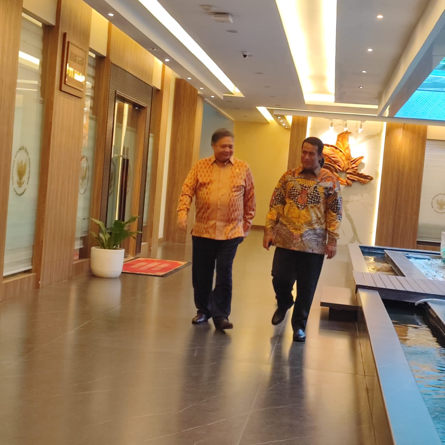 Mantan Menteri Pertanian Andi Amran Sulaiman menemui Ketua Umum DPP Partai Golkar Airlangga Hartarto di Jakarta, Jumat 15 September 2023. (Ist)