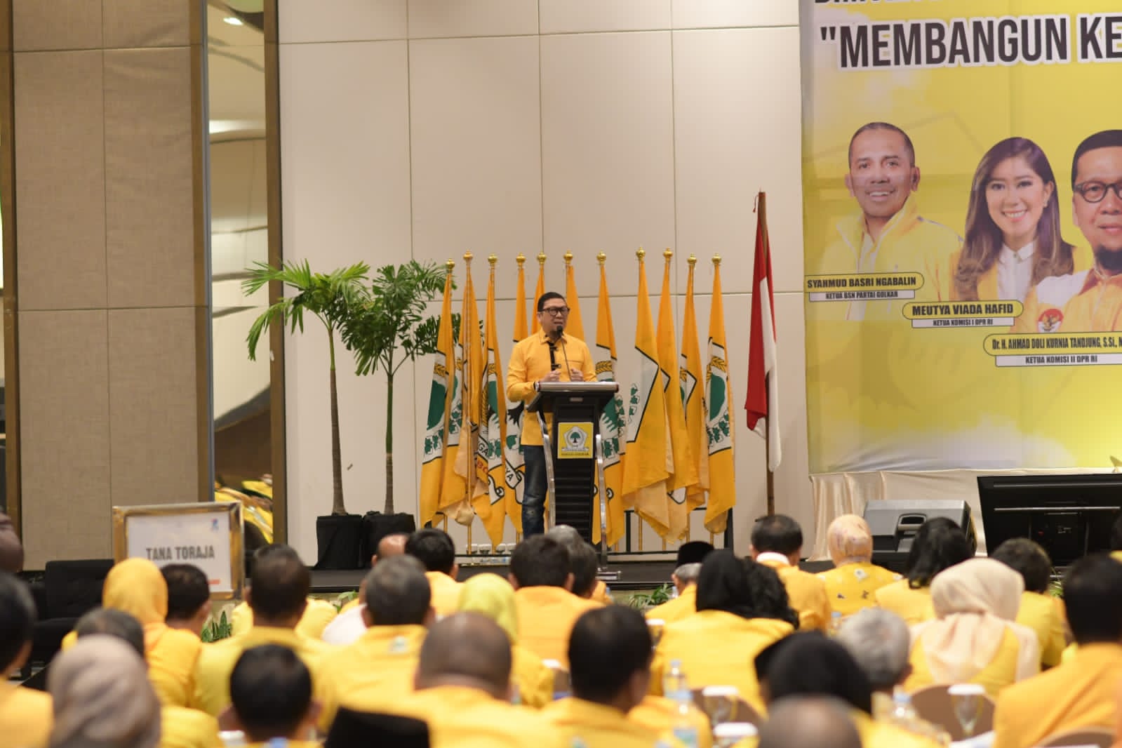 Ahmad Doli Kurnia Tanjung saat berbicara di depan seribuan caleg Partai Golkar se Sulsel di Hotel Claro, Senin 16 Oktober 2023. (Ist)