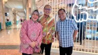 Rahman Pina dan Indira Jusuf Ismail diapit walikota Makassar Moh Ramdhan Pomanto di Jakarta, Jumat 7 Juni 2024. (Ist)