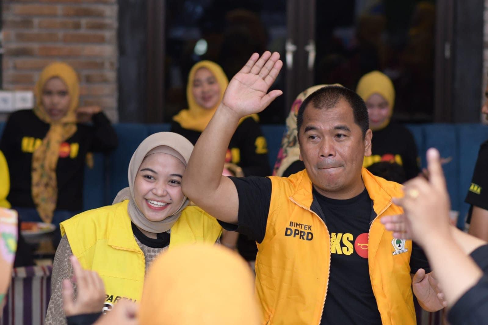 Ketua Fraksi Partai Golkar DPRD Sulsel Rahman Pina dan putrinya anggota DPRD Makassar terpilih Eshin Usama Nur Rahman menyatakan all out memenangkan Andi Sudirman Sulaiman- Fstmawati Rusdi (Andalan Hati) di Pilgub Sulsel dan Munafri Arifuddin- Aliyah Mustika Ilham (Mulia) di Pilwali Makassar. (Ist)