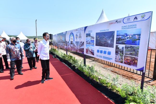 Jokowi saat meninjau kawasan industri Batang, Jawa Tengah beberapa waktu lalu. (Int)