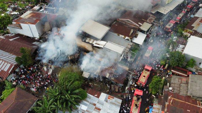 Kabakaran di Abu Bakar Lambogo. (Int) Kabakaran di Abu Bakar Lambogo. (Int).jpg