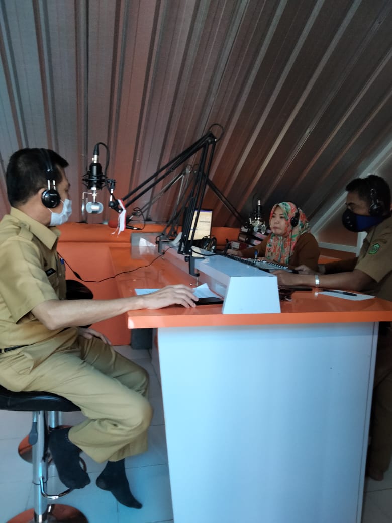 Kadis Pendidikan Takalar Irwan Sijaya meluncurkan belajar lewat udara, Senin 1 Februari 2021. (Ist)