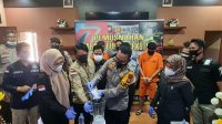 Kapolres Takalar AKBP Beny Murjayanto memusnahkan barang bukti jenis sabu seberat 51,68 gram, Selasa 28 September 2021. (Ist)