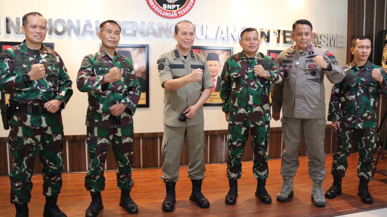 Kepala BNPT Komjen Boy Rafli Amar bersilaturahmi dengan pimpinan satuan elit TNI- Polri, Selasa 7 Juli 2020. (Ist) Kepala BNPT Komjen Boy Rafli Amar bersilaturahmi dengan pimpinan satuan elit TNI- Polri, Selasa 7 Juli 2020. (Ist)