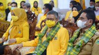 Ketua DPD I Golkar Sulsel didampingi Bupati Barru Suardi Saleh dan Plt Ketua Golkar Barru Andi Ina Kartika Sari saat musda Golkar Barru, Senin 6 September 2021. (Ist) Ketua DPD I Golkar Sulsel didampingi Bupati Barru Suardi Saleh dan Plt Ketua Golkar Barru Andi Ina Kartika Sari saat musda Golkar Barru, Senin 6 September 2021. (Ist)