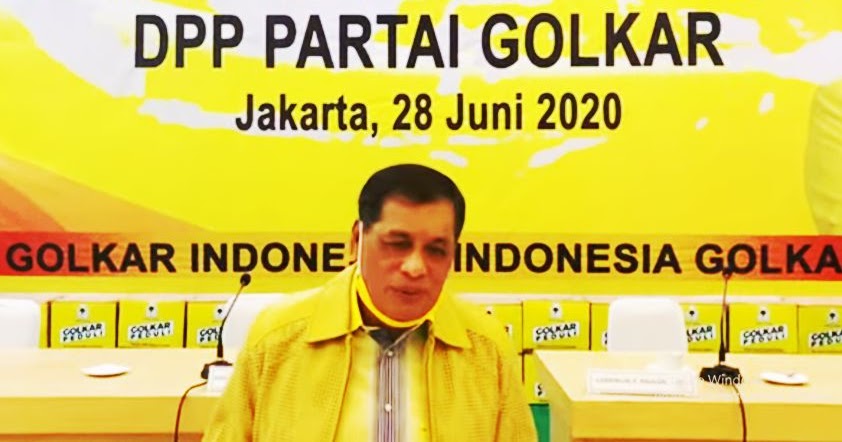 Ketua DPD I Partai Golkar Sulsel Nurdin Halid saat membacakan nama kandidat yang akan diusung di sejumlah Pilkada di Sulsel. (Int)