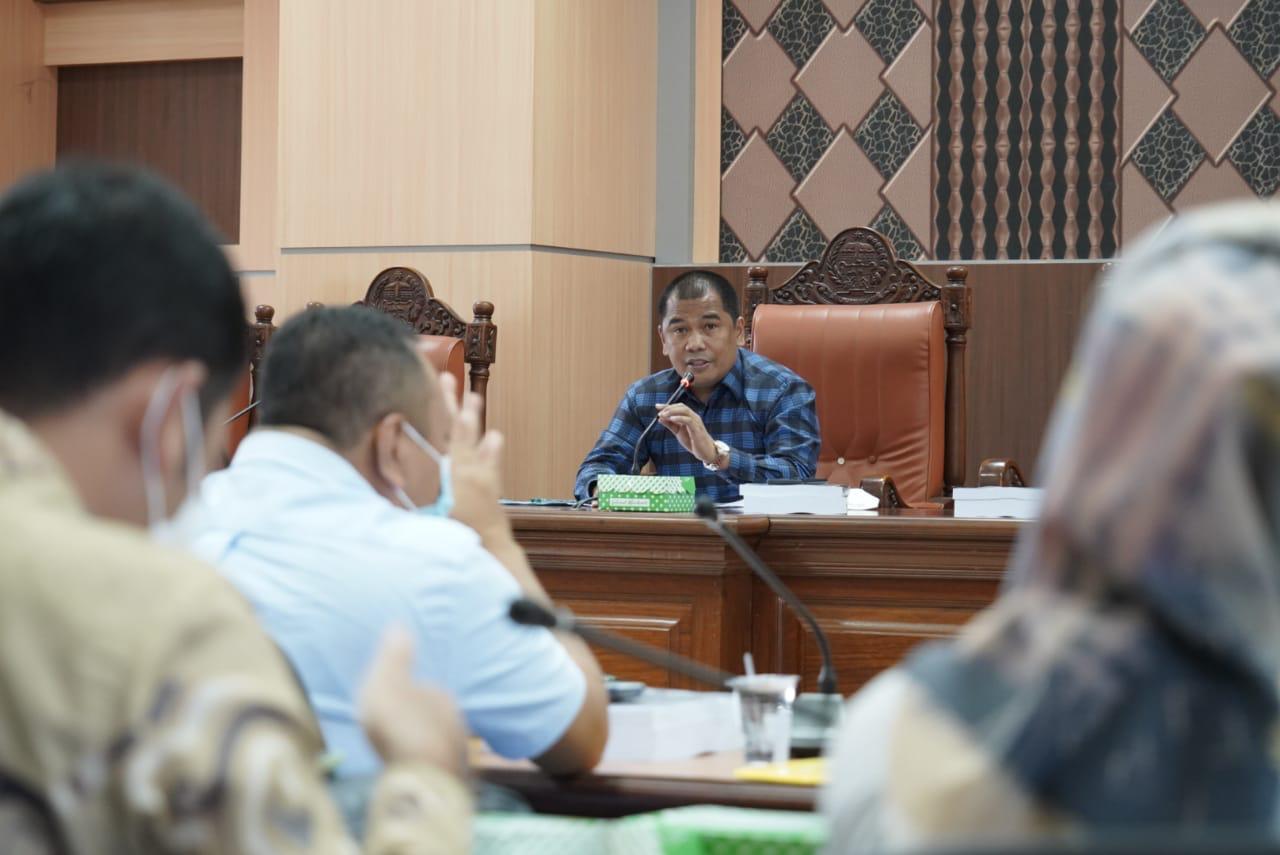 Ketua Pansus Ranperda RTRW DPRD Sulsel Rahman Pina memimpin rapat perdana di Tower Lantai 9 Gedung DPRD Sulsel, Senin 21 September 2020. (Ist)