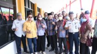 Komsi D DPRD Sulsel bersama rombongan berfoto bersama di sela kunjungan di Rest Area Jeneponto, Kamis 20 Mei 2021. (Ist)