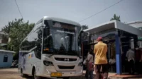Layanan Bus DAMRI dari Bandara Hasanuddin ke Pelabuhan Bira Bulukumba segera beroperasi. (Int)