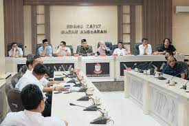 Mengadu ke DPRD Makassar, AUHM Minta Jam Operasional Dilonggarkan. (Int).jpg