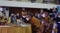 Menteri Pariwisata berbincang serius dengan Walikota Parepare Taufan Pawe. (Ist)