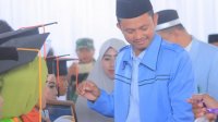 Muh Aksin Suarso saat acara wisuda TK-TPA yang digelar BKPRMI Takalar beberapa waktu lalu. (Ist)