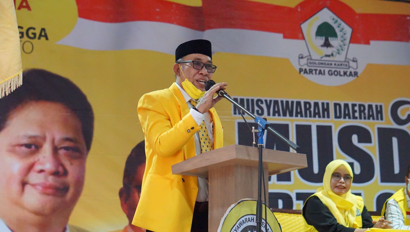 Nirwan Arifuddin berpidato usai ditetapkan sebagai ketua DPD II Partai Golkar Bulukumba, Minggu 29 Agustus 2021. (Ist) Nirwan Arifuddin berpidato usai ditetapkan sebagai ketua DPD II Partai Golkar Bulukumba, Minggu 29 Agustus 2021. (Ist)