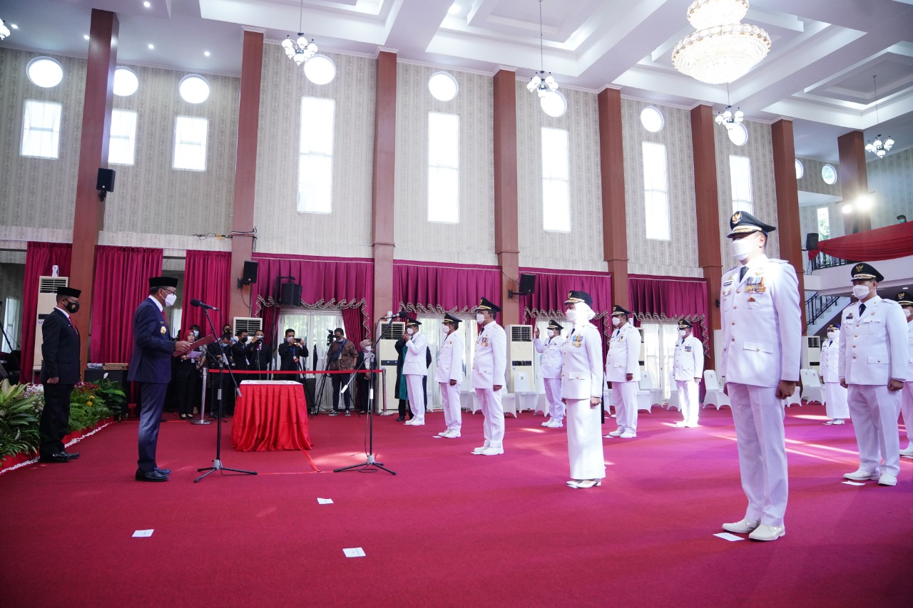 Nurdin Abdullah lantik kepala daerah di Rjab Gubernur, Jumat 26 Februari 2021. (Ist)