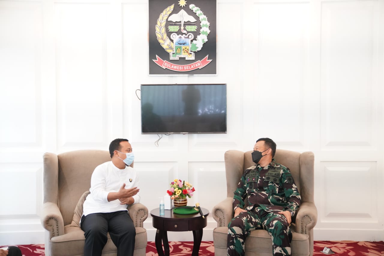 Pangdam XIV Hasanuddin, Mayjen TNI Andi Muhammad saat menemui Plt Gubernur Sulsel, Andi Sudirman Sulaiman di Baruga Lounge Kantor Gubernur Sulsel, Senin 7 Februari 2022. (Int)
