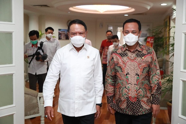 Pelaksana Tugas (Plt) Gubernur Sulawesi Selatan, Andi Sudirman Sulaiman menemui Menteri Pemuda dan Olahraga (Menpora) Zainudin Amali di Jakarta, Senin 31 Mei 2021. (Dok) Pelaksana Tugas (Plt) Gubernur Sulawesi Selatan, Andi Sudirman Sulaiman menemui Menteri Pemuda dan Olahraga (Menpora) Zainudin Amali di Jakarta, Senin 31 Mei 2021. (Dok)