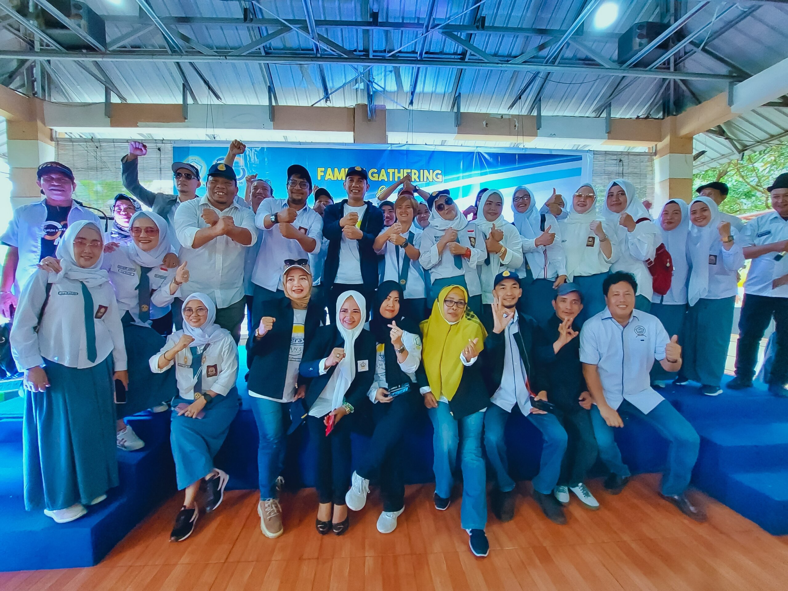 Pelantikan IKA SMA 6 Makassar Angkatan 98 di Gowa. (Ist) Pelantikan IKA SMA 6 Makassar Angkatan 98 di Gowa. (Ist).jpg