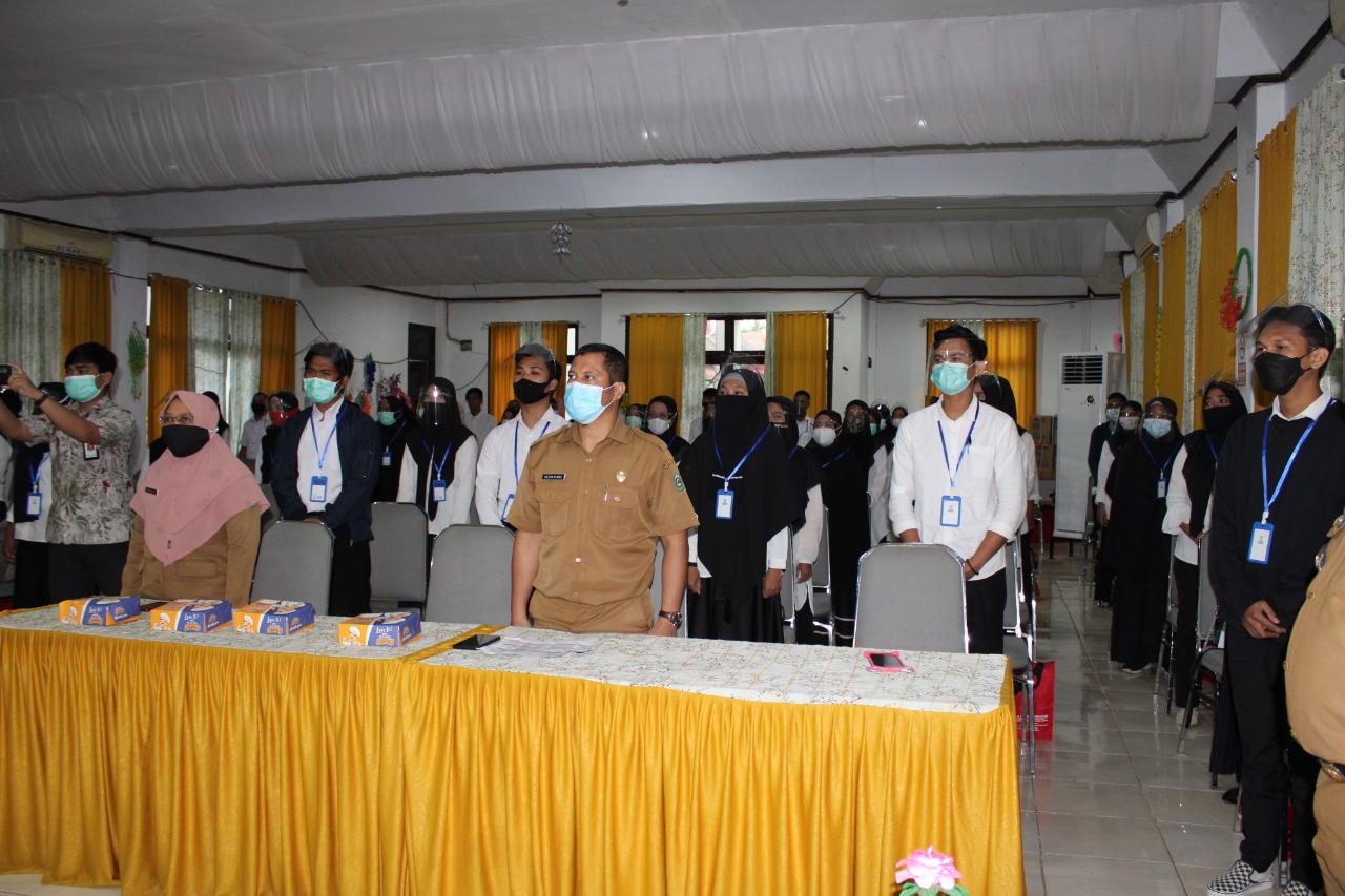 Pemkab Takalar bersama Dekranasda menggandeng Balai Diklat Industri Makassar mengelola pelatihan untuk menyerap tenaga kerja mandiri di gedung PKK Takalar, Senin 18 Januari 2021. (Ist)