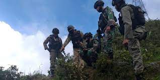 Penjemputan jenasah korban penembakan KKB di Puncak Jaya. (Ilustrasi).jpg