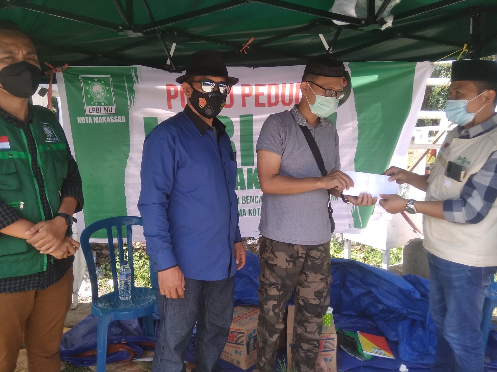 Penyerahan bantuan korban kebakaran di Sudiang Makassar, Rabu 8 September 2021. (Ist)