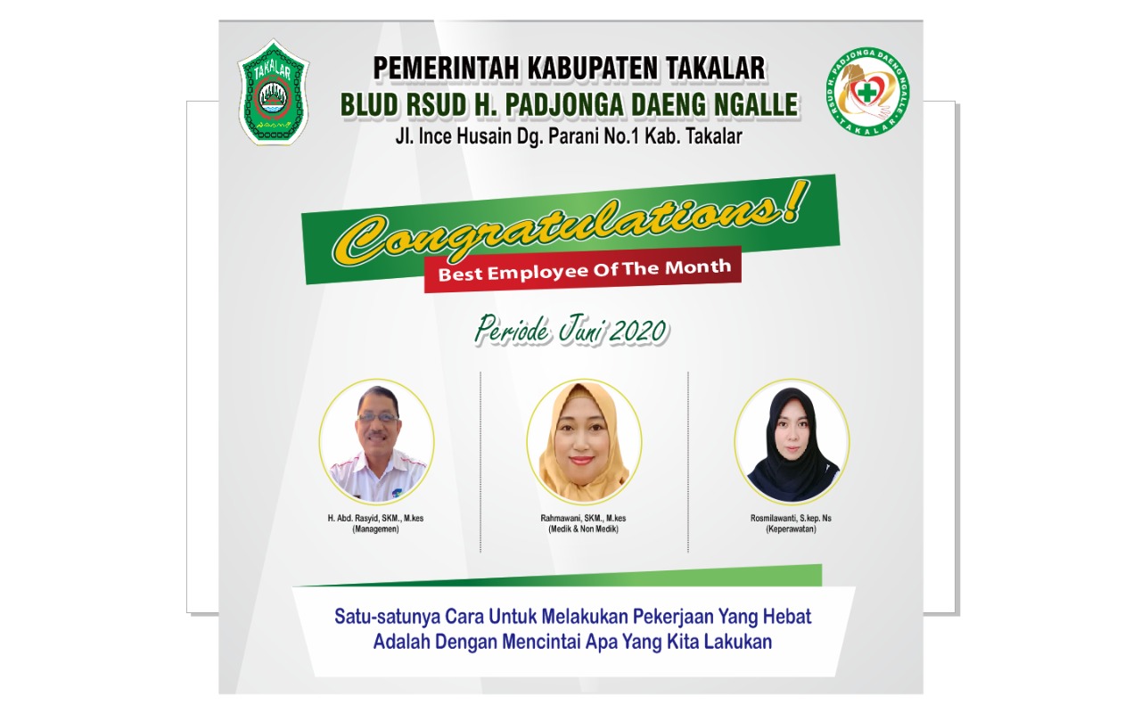 Pimpinan RSDU Haji Padjonga Daeng Ngalle memberikan penghargaan kepada tiga tenaga kesehatan yang dianggap berkinerja terbaik. (Ist)