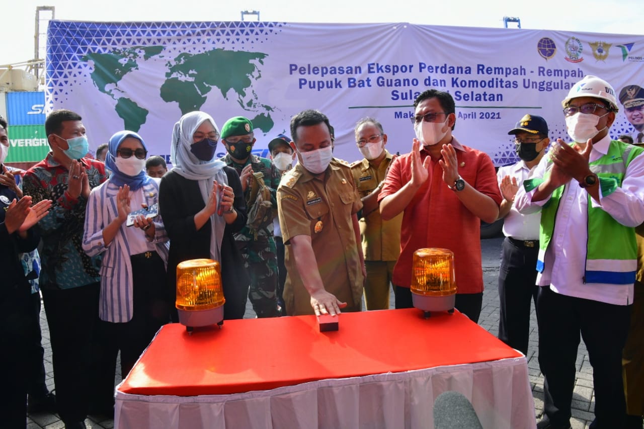 Plt Gubernur Sulsel Andi Sudirman Sulaiman melepas ekspor rempah- rempah ke berbagai negara, beberapa waktu lalu. (Ist)