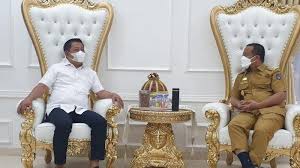 Plt Gubernur Sulsel Andi Sudirman Sulaiman menerima kunjungan Ketua Nasdem Sulsel Rusdi Masse yang juga anggota DPR RI, Selasa 26 Oktober 2021. (Ist)