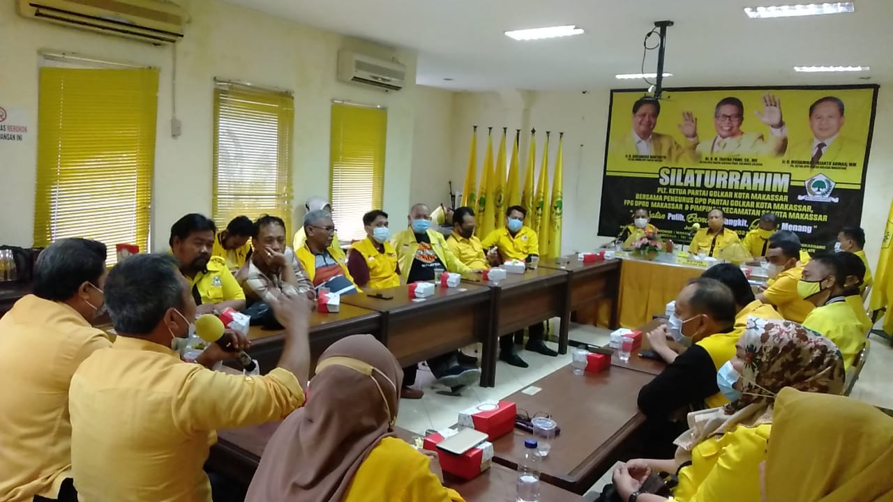 Plt Ketua Golkar Makassar mengumpulkan kader di Kantor Golkar Makassar, Jumat 8 Januari 2021. (Ist)