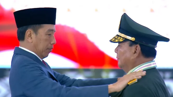 Presiden Jokowi menganugerahkan gelar bintang kehormatan kepada Menhan Prabowo, Rabu 28 Februari 2024. (Ist)