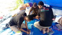 Salah satu aktivitas Tim Kesehatan Takalar selama di lokasi banjir bandang di Masamba, Luwu Utara. (Ist) Salah satu aktivitas Tim Kesehatan Takalar selama di lokasi banjir bandang di Masamba, Luwu Utara. (Ist)