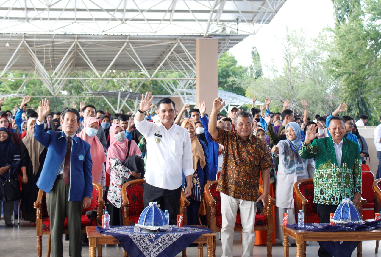 Sekda Takalar Hasbi menerima ratusan mahasiswa dari berbagai kampus Muhammadiyah se Indonesia, Kamis 4 Agustus 2022. (Ist).jpg