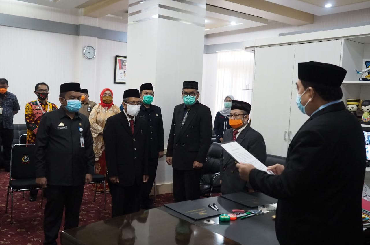 Sekprov melantik pejabat pratama dan administrator di lingkup Pemprov Sulsel. (Ist) Sekprov melantik pejabat pratama dan administrator di lingkup Pemprov Sulsel. (Ist)