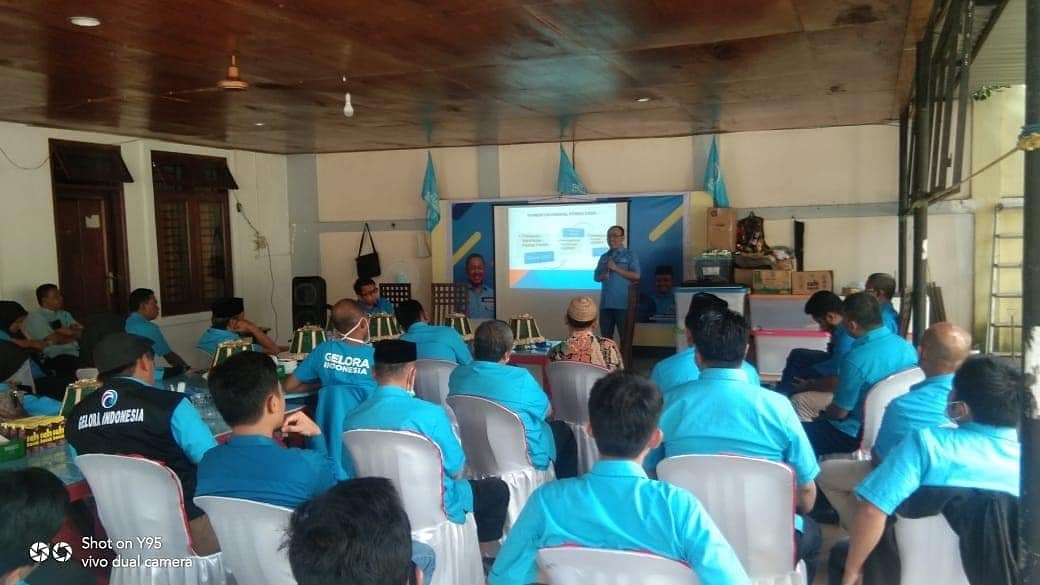 Sekretaris DPW Gelora Sulsel Mudzakkir Ali Djamil memimpin konsolidasi pengurus Gelora se Luwu Raya dan Toraja yang digelar di Palopo, MInggu 6 Juni 2021. (Ist) Sekretaris DPW Gelora Sulsel Mudzakkir Ali Djamil memimpin konsolidasi pengurus Gelora se Luwu Raya dan Toraja yang digelar di Palopo, MInggu 6 Juni 2021. (Ist)